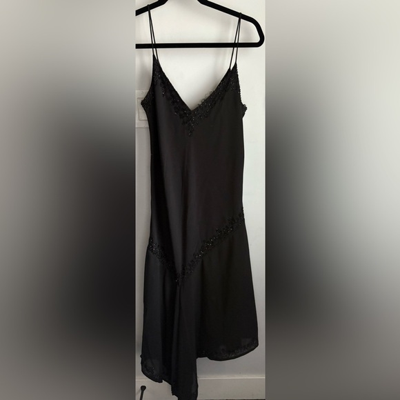 Elegant Black Dress - Picture 6 of 6